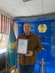 Торжественное вручение почетных грамот в честь дня Республики!